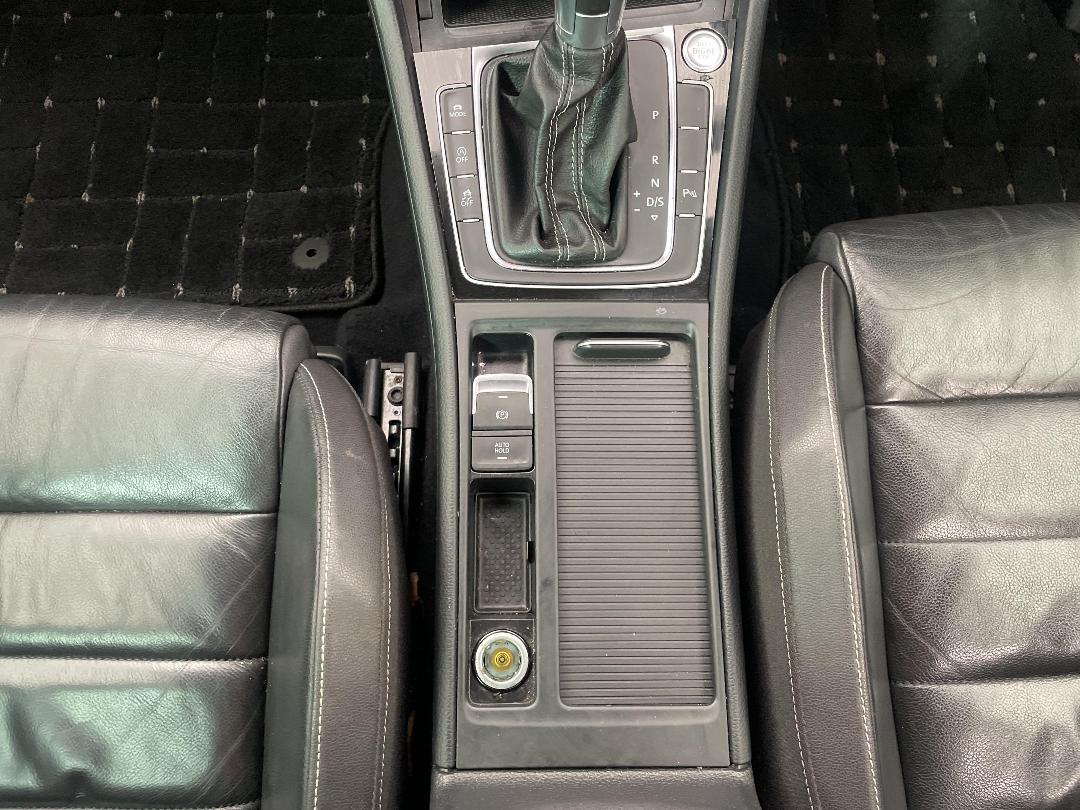 Photo '19' of Volkswagen Golf