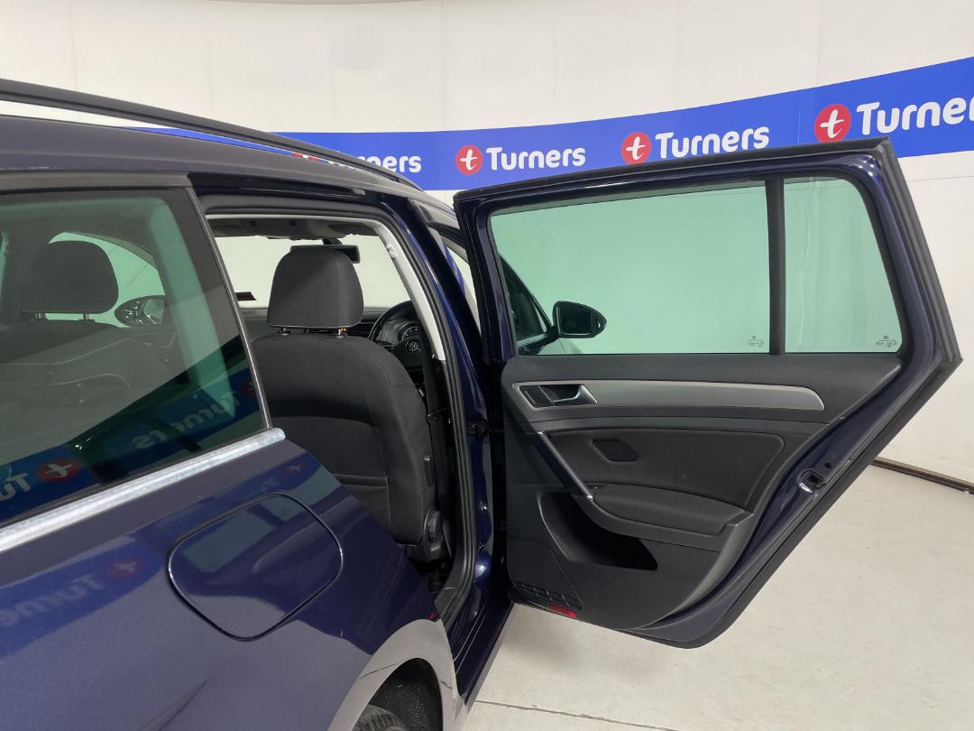 Photo '19' of Volkswagen Golf Photo '19' of Volkswagen Golf