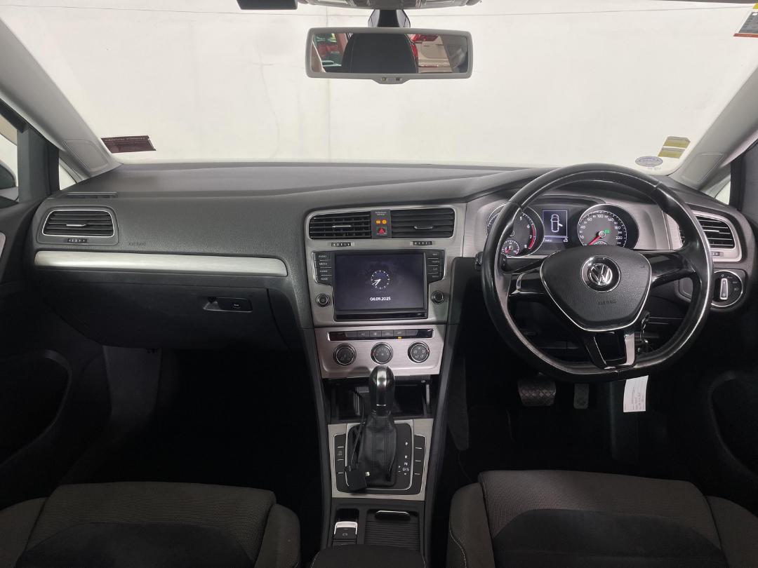 Photo '17' of Volkswagen Golf Photo '17' of Volkswagen Golf