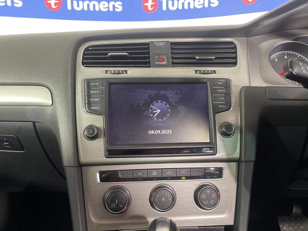 Photo '18' of Volkswagen Golf Photo '18' of Volkswagen Golf