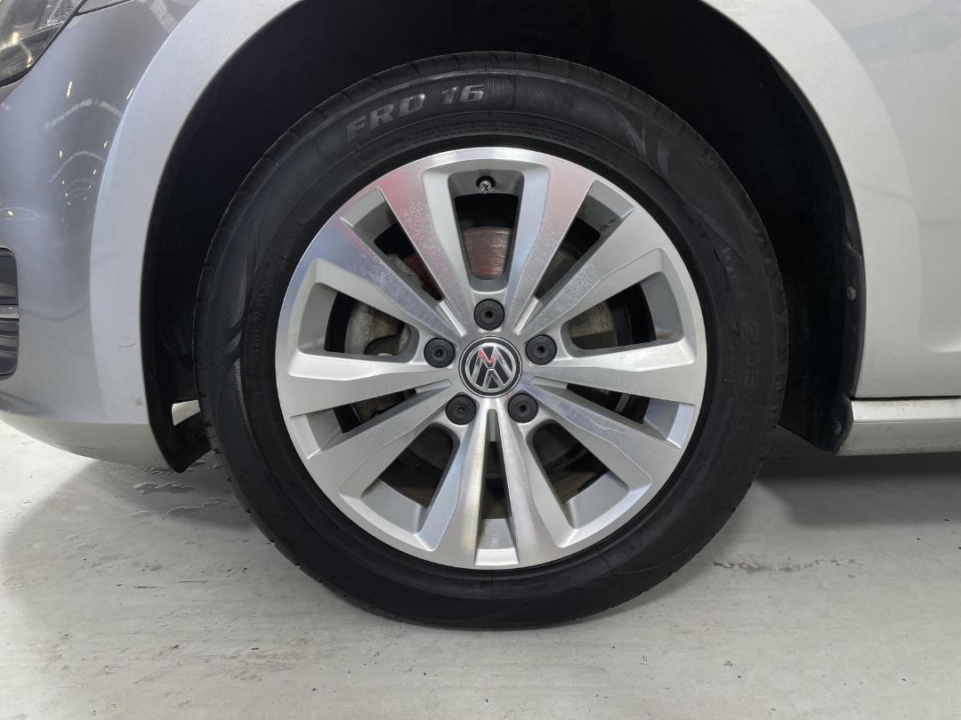 Photo '10' of Volkswagen Golf Photo '10' of Volkswagen Golf