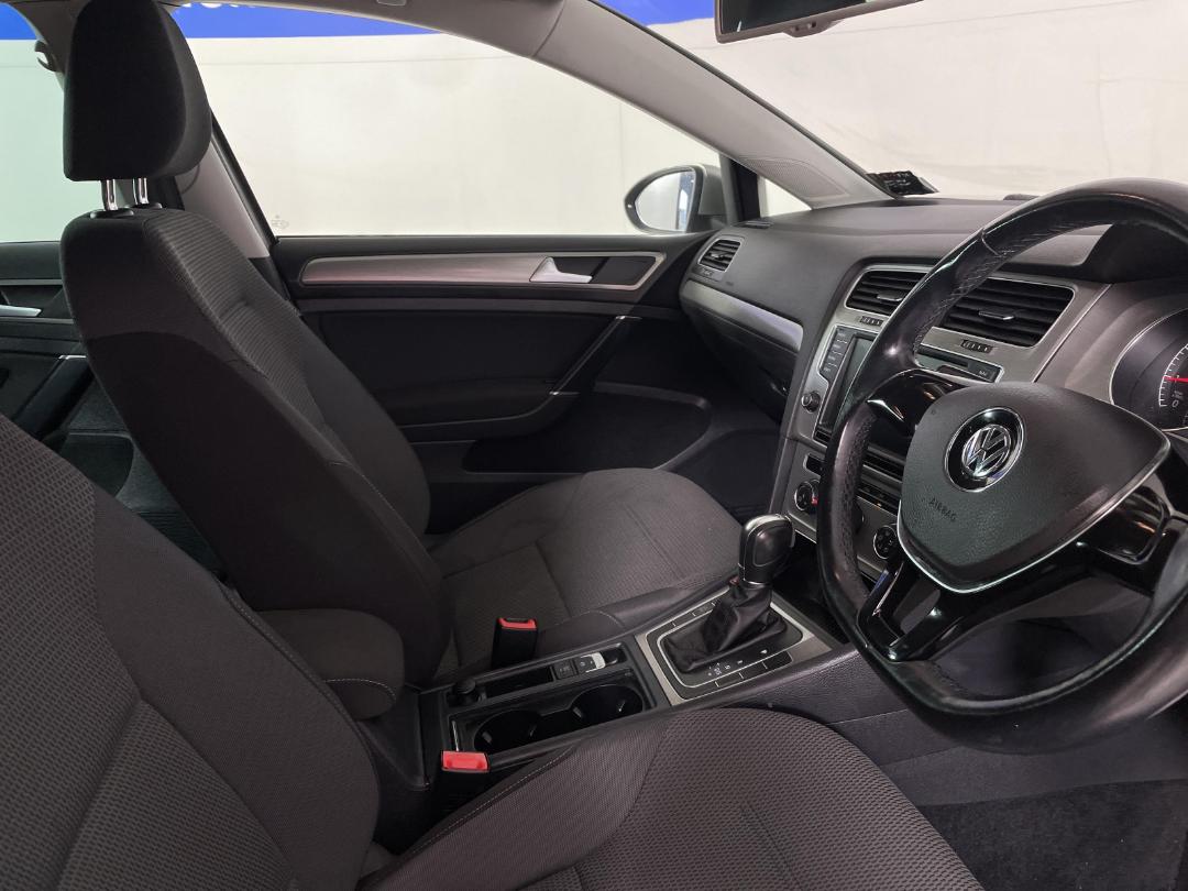 Photo '16' of Volkswagen Golf Photo '16' of Volkswagen Golf