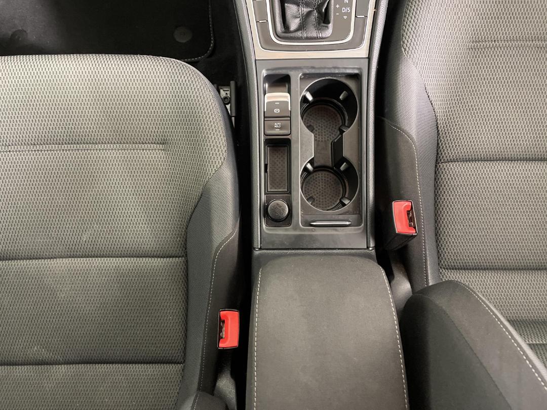 Photo '23' of Volkswagen Golf Photo '23' of Volkswagen Golf