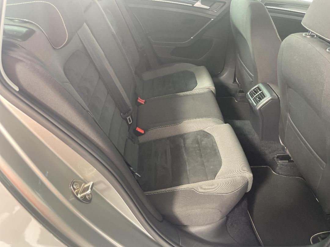 Photo '20' of Volkswagen Golf Photo '20' of Volkswagen Golf