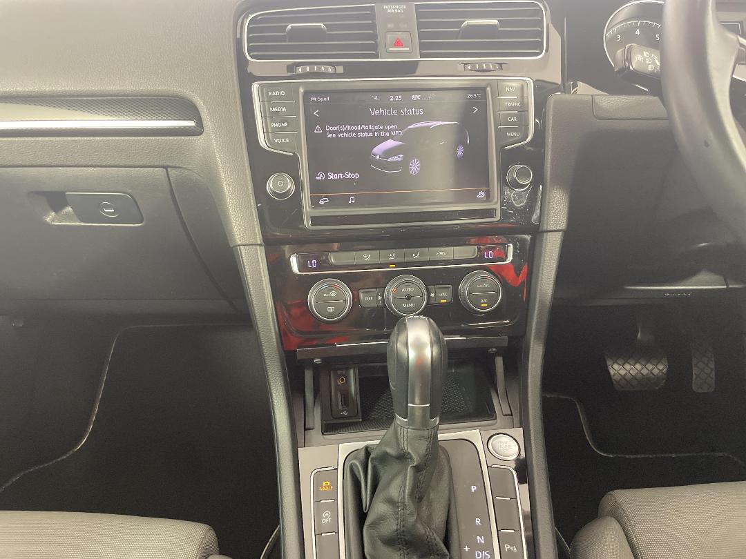 Photo '18' of Volkswagen Golf Photo '18' of Volkswagen Golf