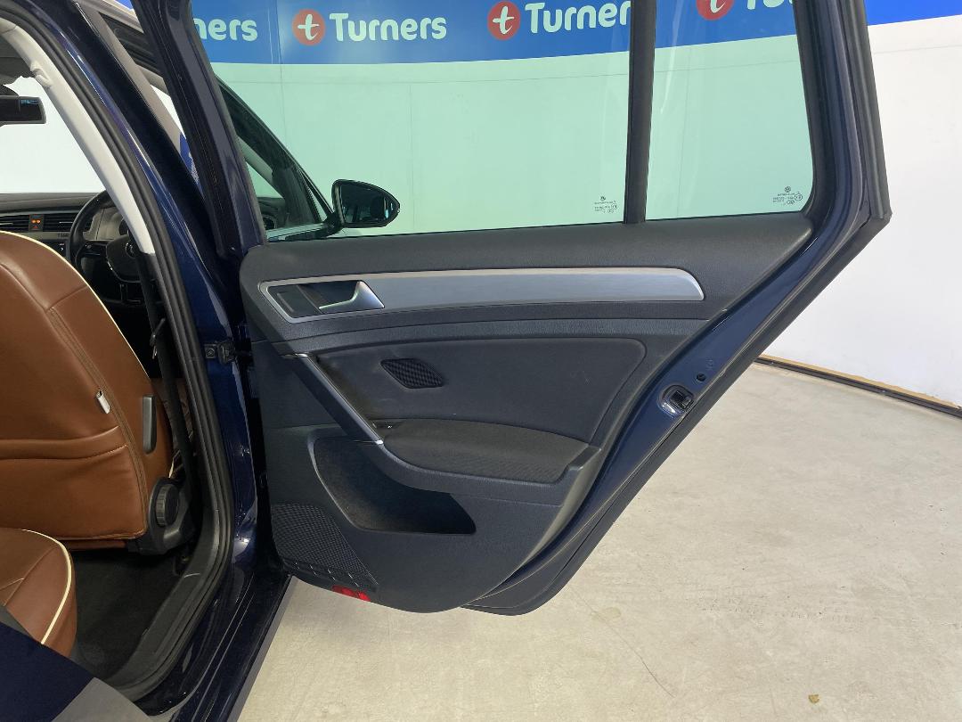 Photo '19' of Volkswagen Golf Photo '19' of Volkswagen Golf