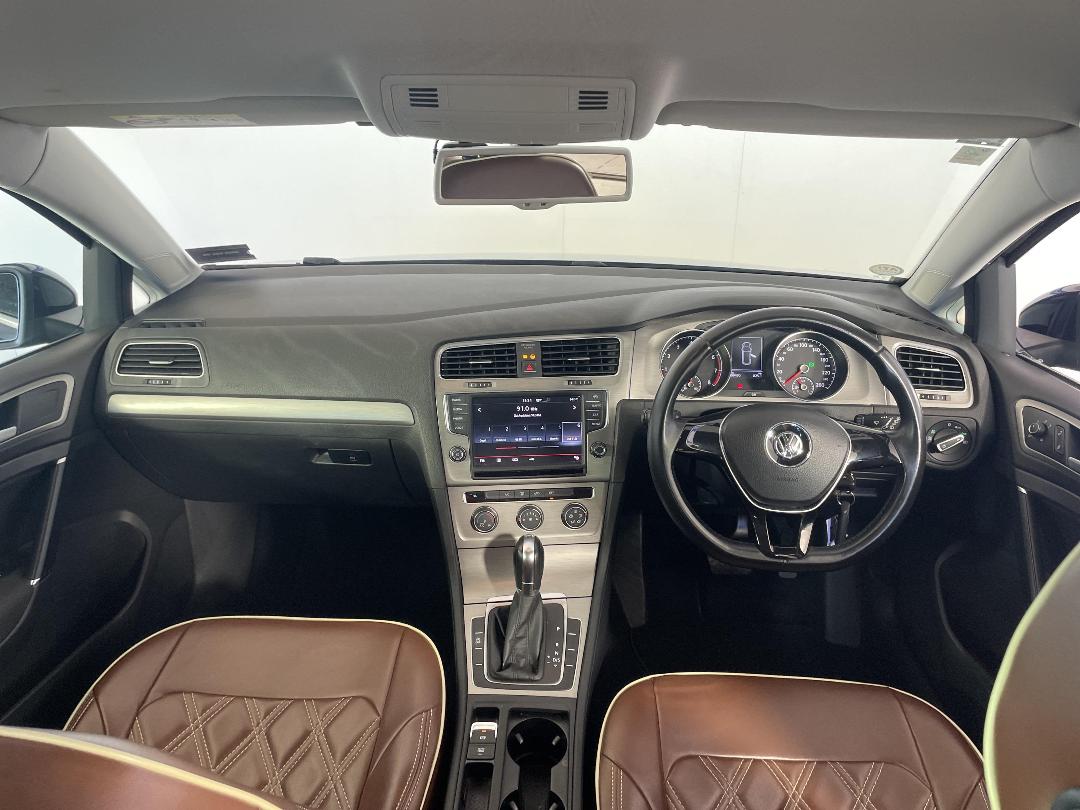 Photo '17' of Volkswagen Golf Photo '17' of Volkswagen Golf