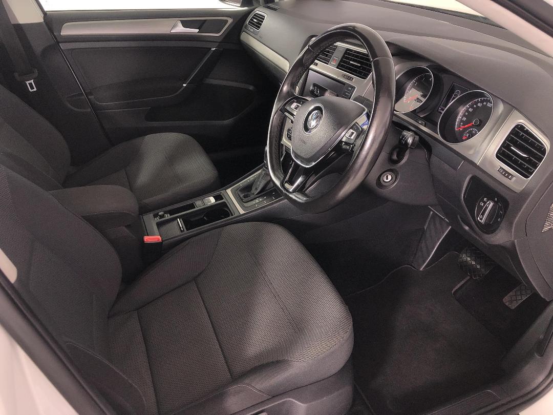 Photo '16' of Volkswagen Golf Photo '16' of Volkswagen Golf