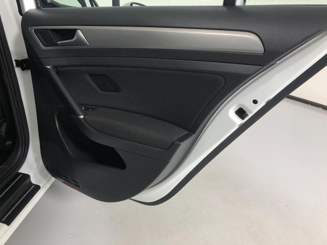 Photo '19' of Volkswagen Golf Photo '19' of Volkswagen Golf