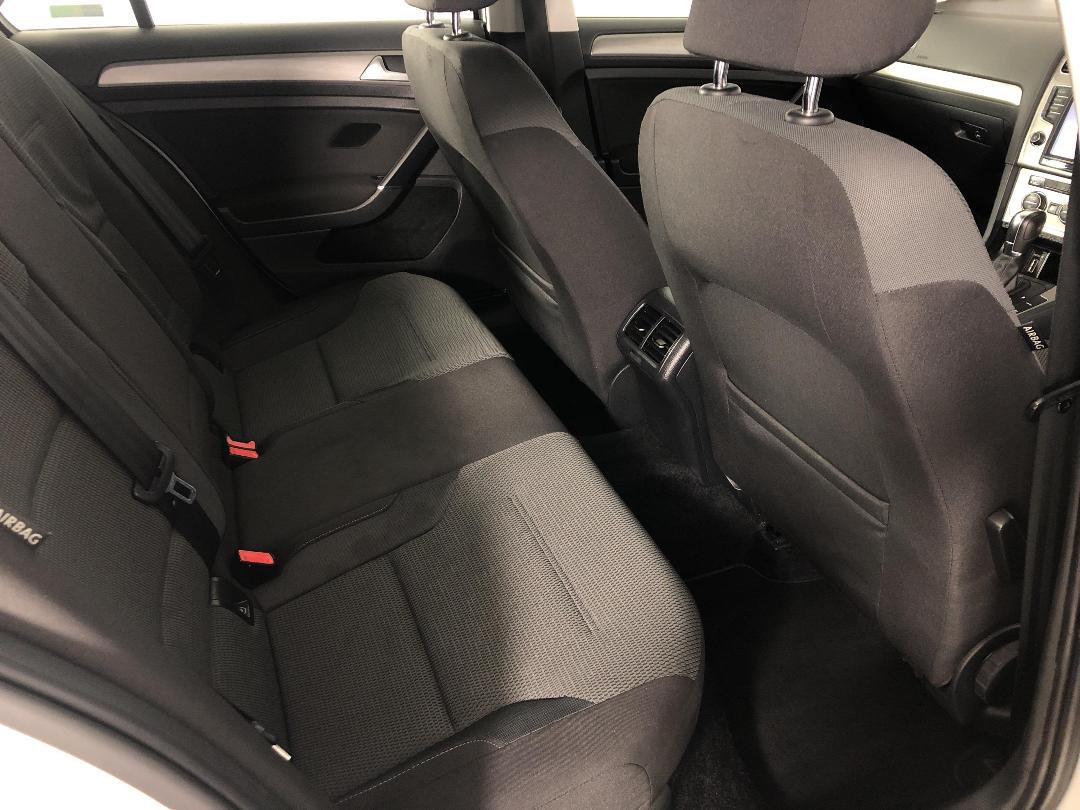 Photo '20' of Volkswagen Golf Photo '20' of Volkswagen Golf