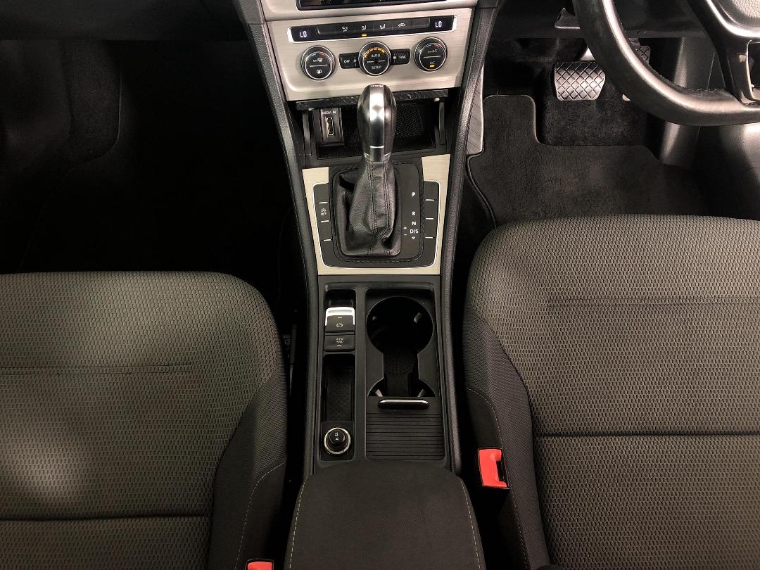 Photo '18' of Volkswagen Golf Photo '18' of Volkswagen Golf