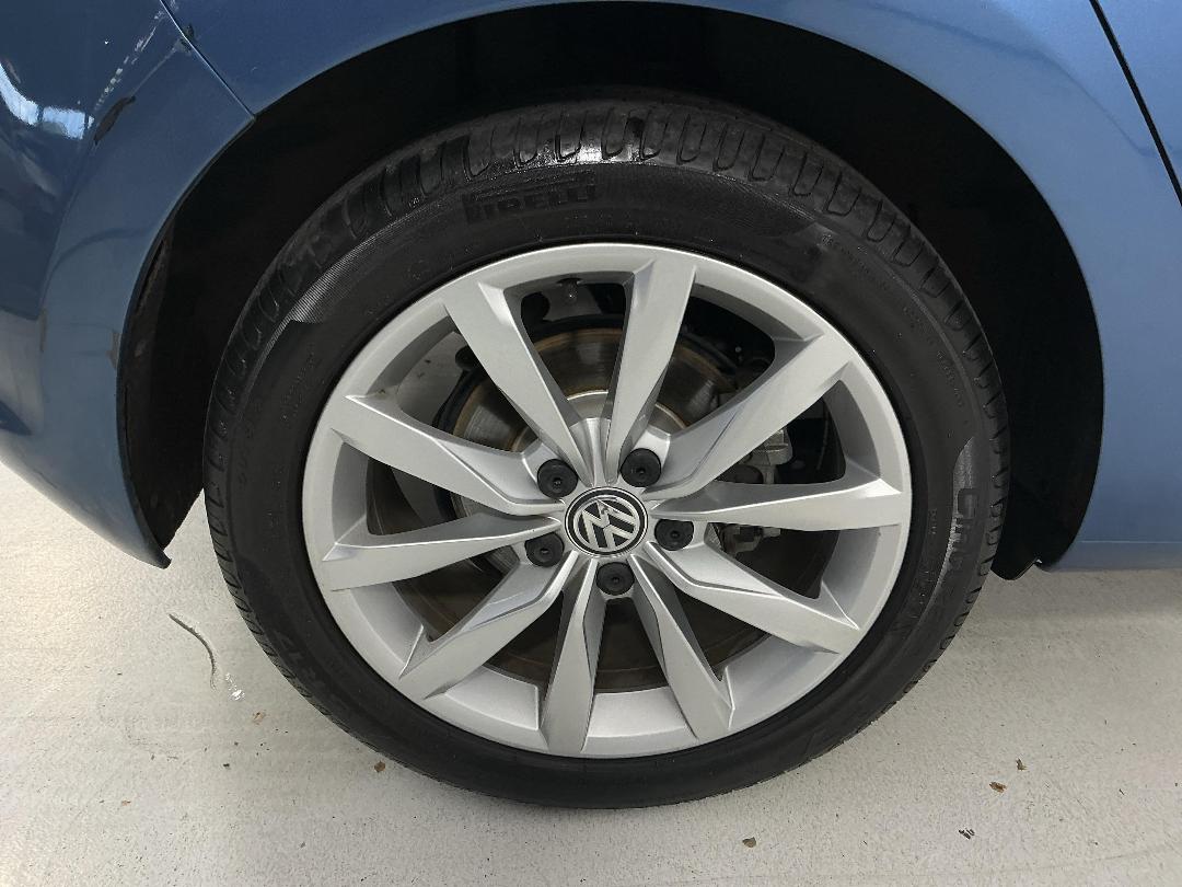 Photo '12' of Volkswagen Golf