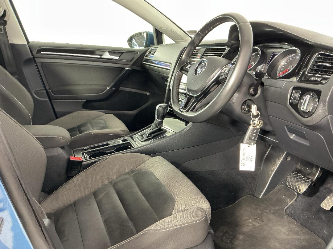 Photo '16' of Volkswagen Golf