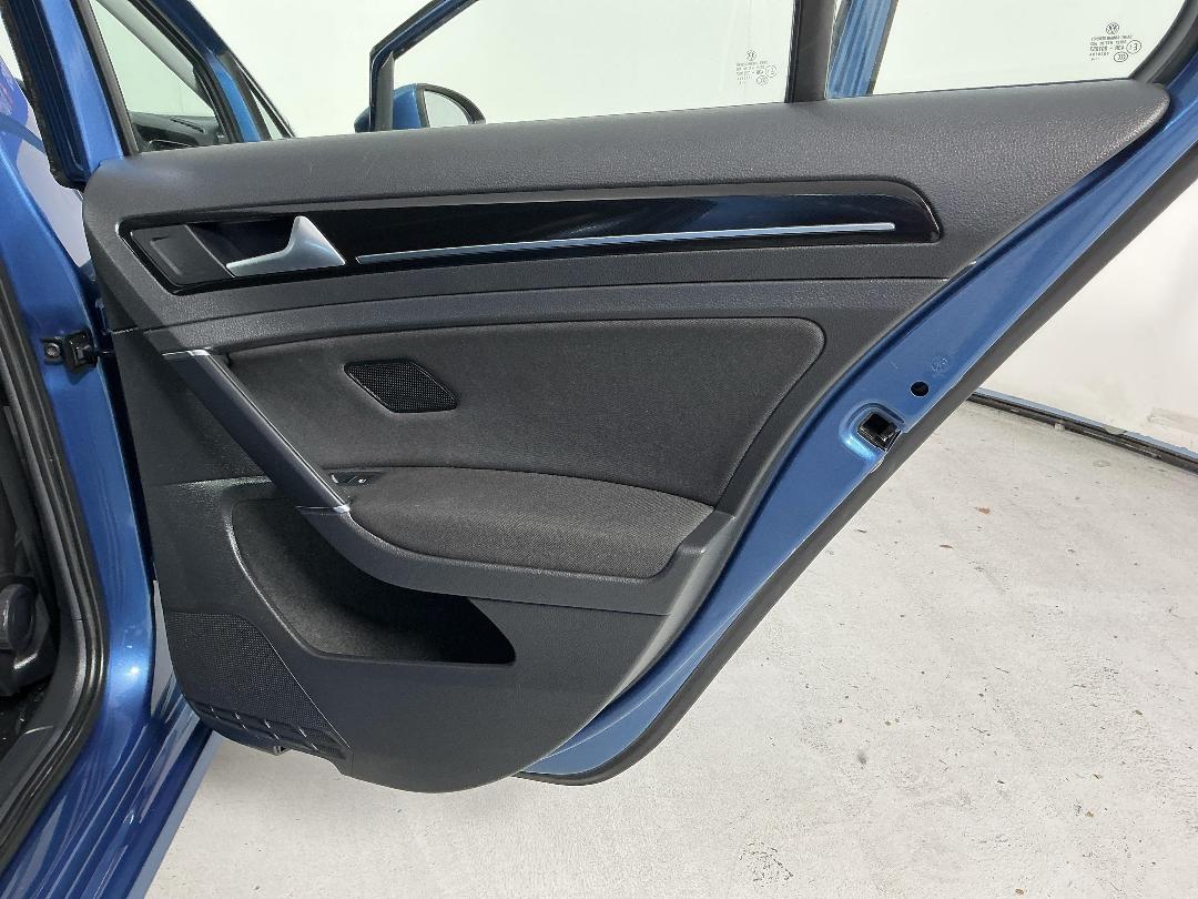 Photo '19' of Volkswagen Golf