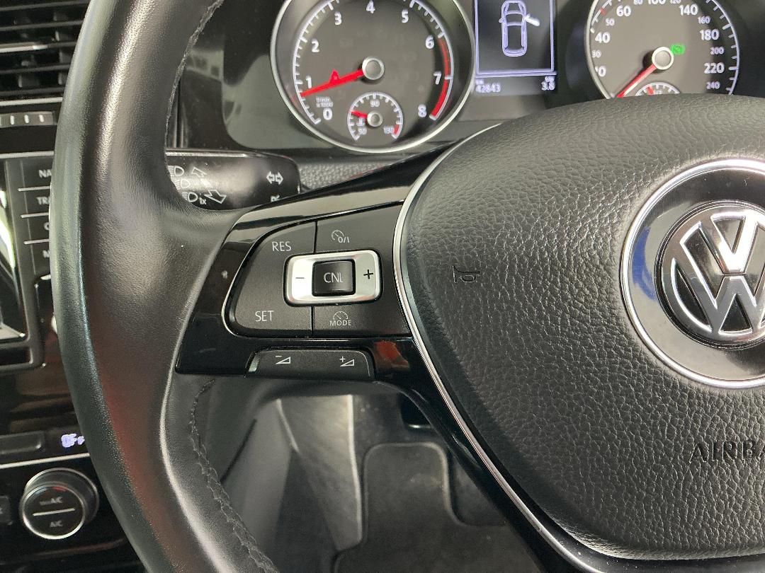 Photo '23' of Volkswagen Golf