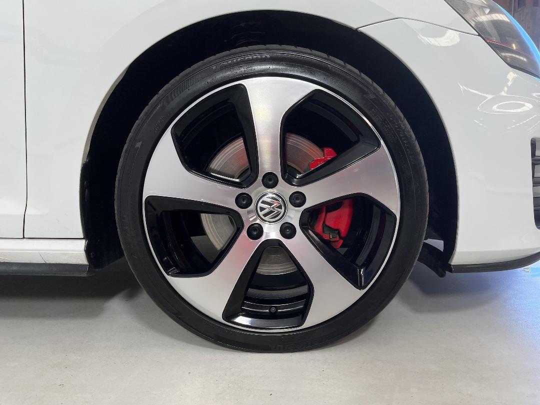 Photo '9' of Volkswagen Golf