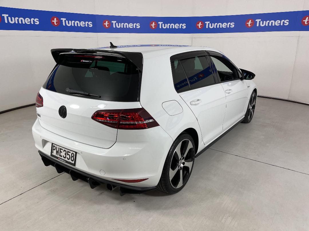 Photo '7' of Volkswagen Golf