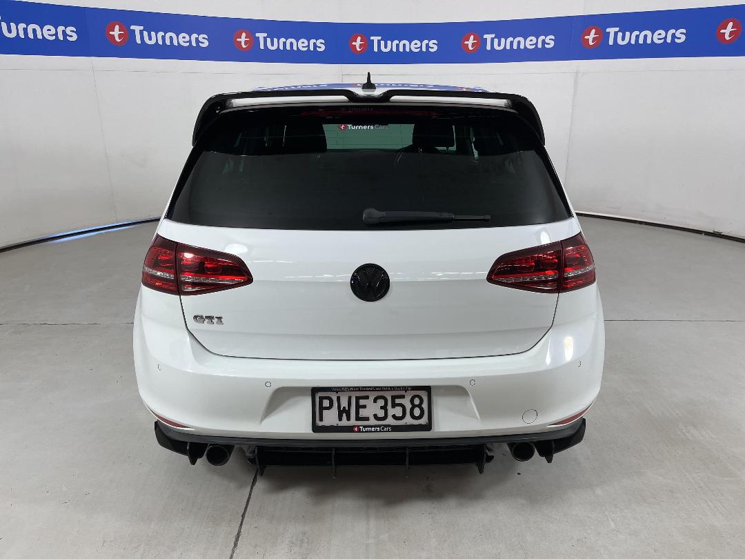 Photo '6' of Volkswagen Golf