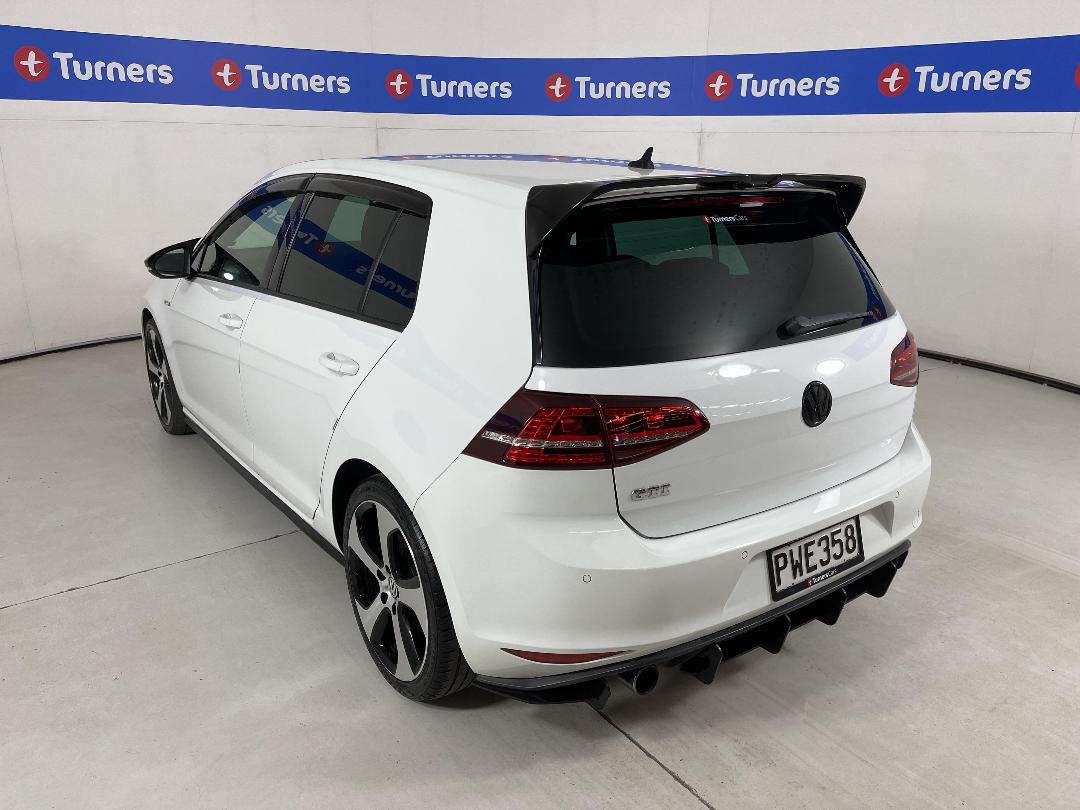 Photo '5' of Volkswagen Golf