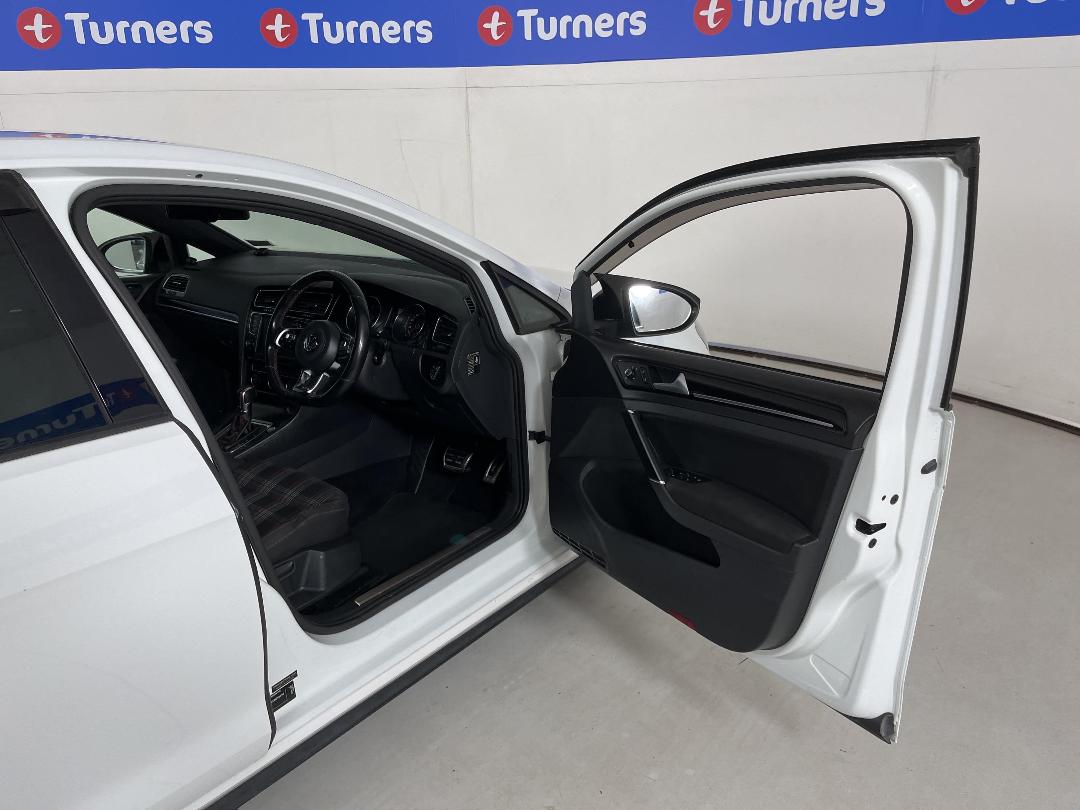 Photo '15' of Volkswagen Golf