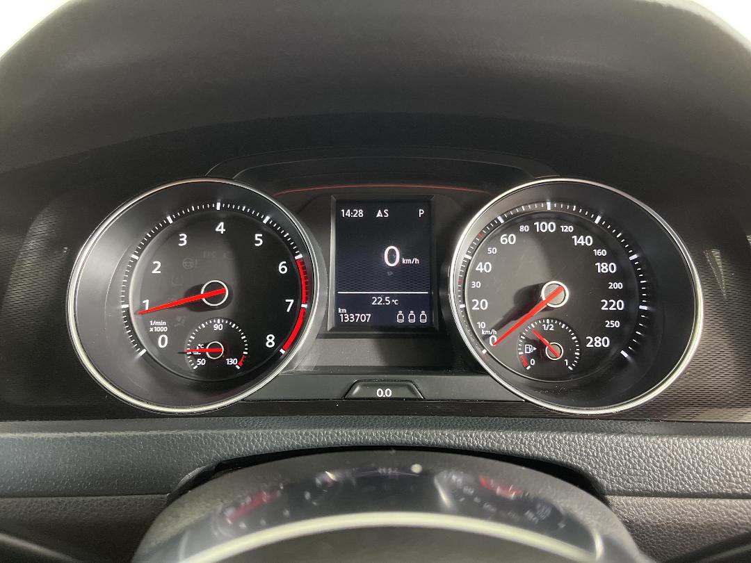 Photo '21' of Volkswagen Golf