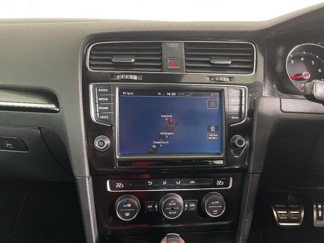 Photo '18' of Volkswagen Golf