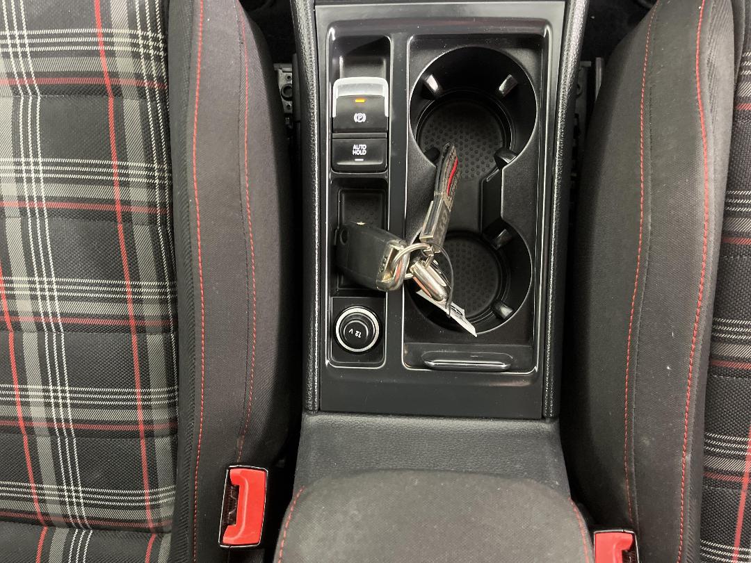 Photo '23' of Volkswagen Golf