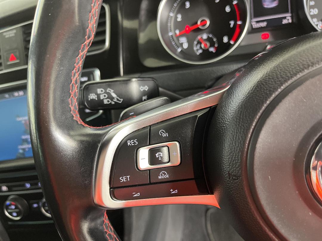 Photo '27' of Volkswagen Golf