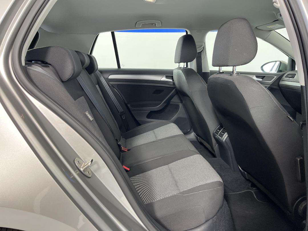 Photo '20' of Volkswagen Golf Photo '20' of Volkswagen Golf