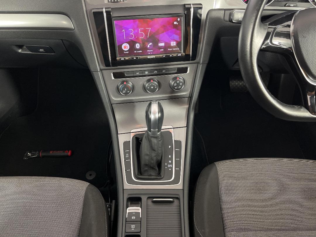 Photo '18' of Volkswagen Golf Photo '18' of Volkswagen Golf