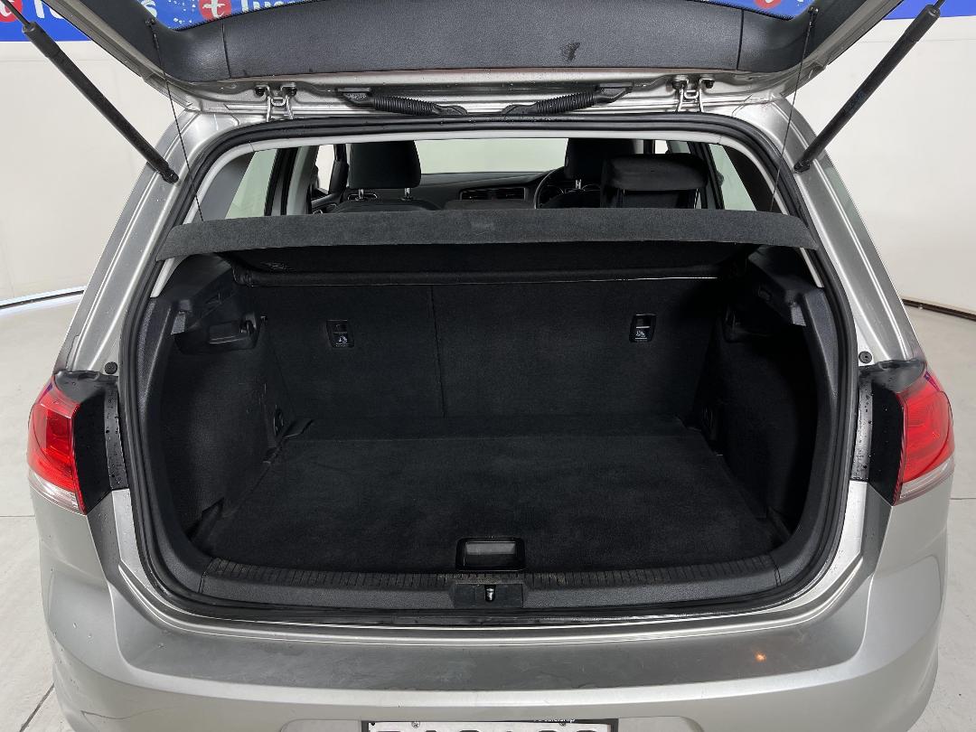 Photo '14' of Volkswagen Golf Photo '14' of Volkswagen Golf