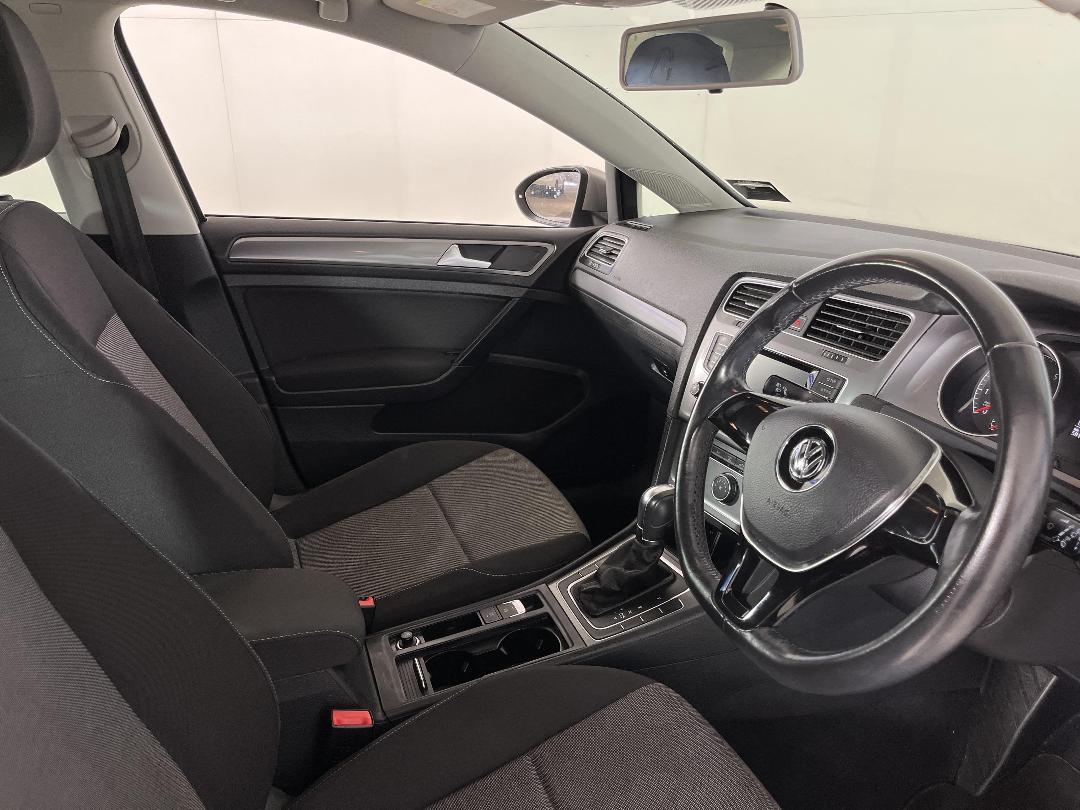 Photo '16' of Volkswagen Golf Photo '16' of Volkswagen Golf