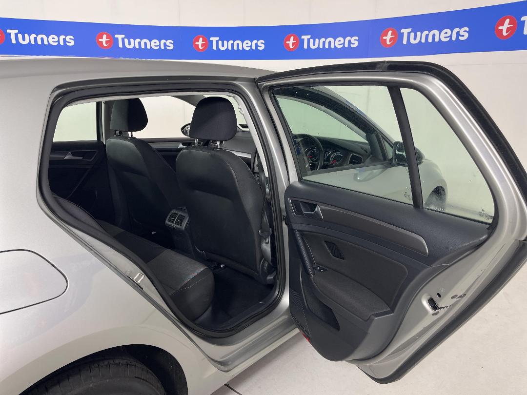 Photo '19' of Volkswagen Golf Photo '19' of Volkswagen Golf