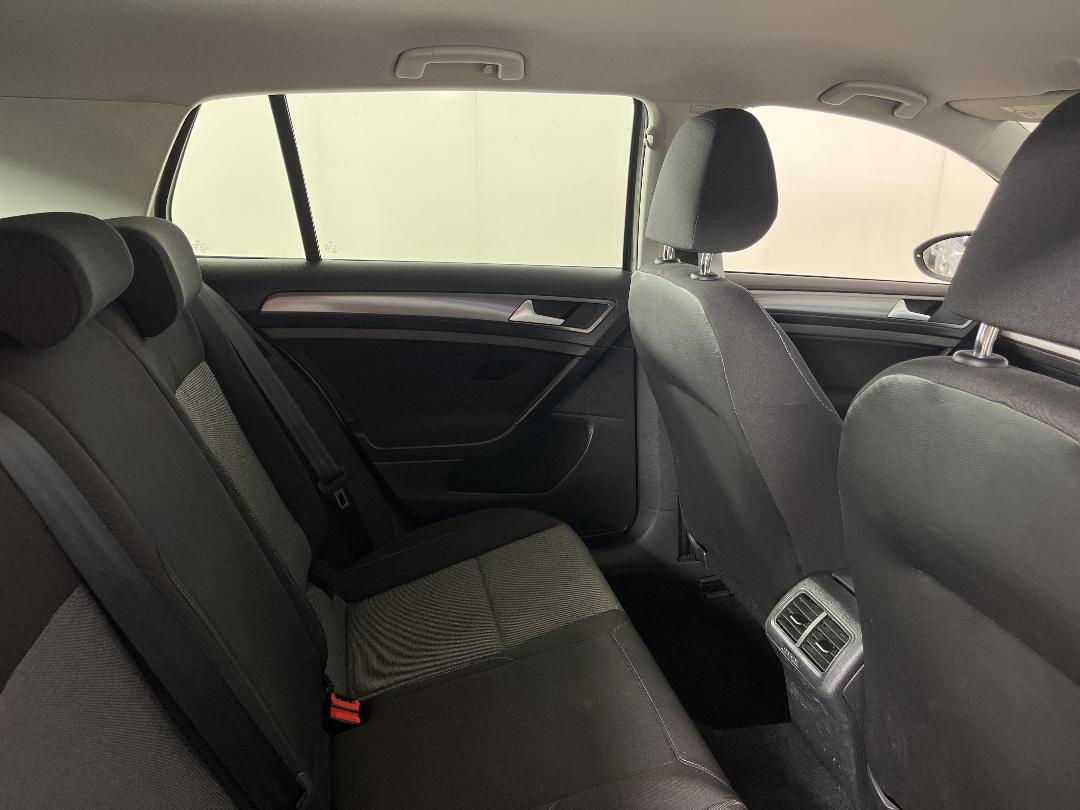 Photo '20' of Volkswagen Golf Photo '20' of Volkswagen Golf