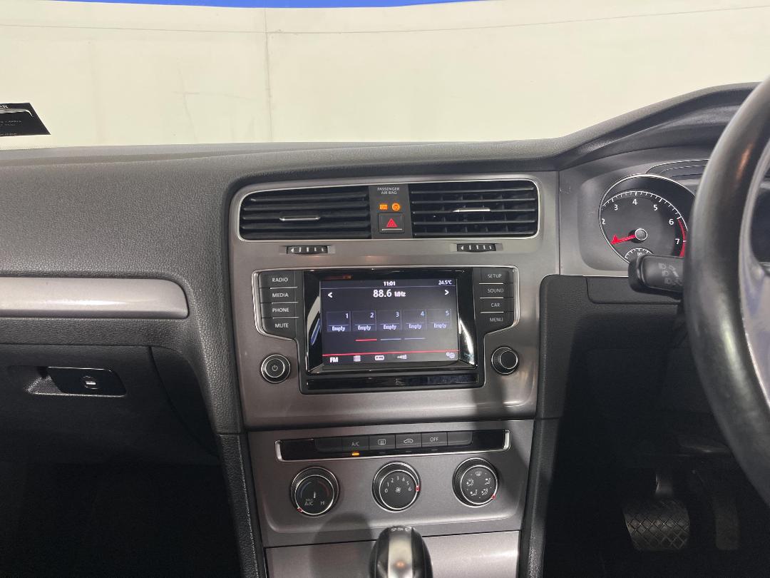 Photo '18' of Volkswagen Golf Photo '18' of Volkswagen Golf