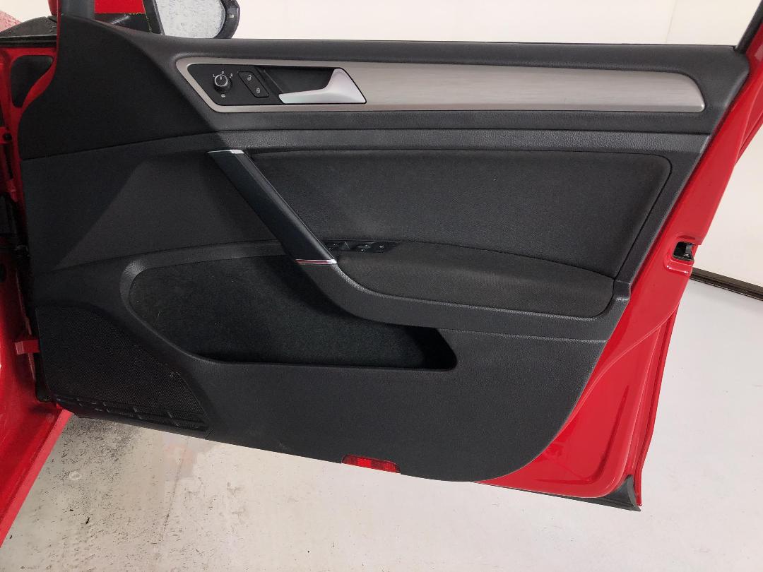 Photo '15' of Volkswagen Golf