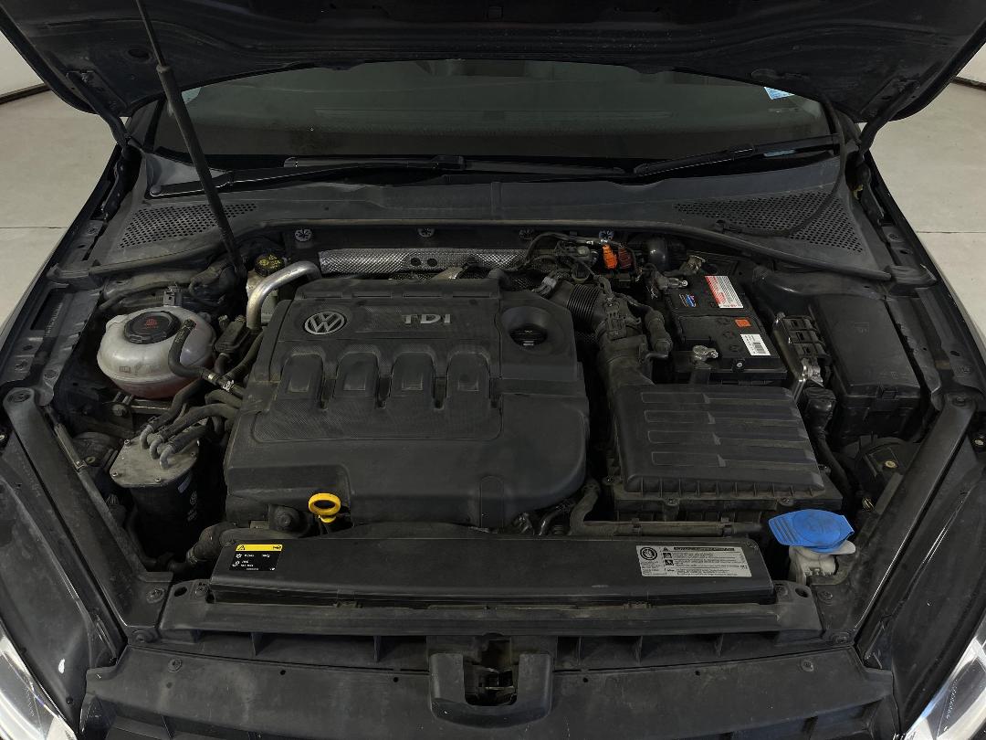 Photo '13' of Volkswagen Golf