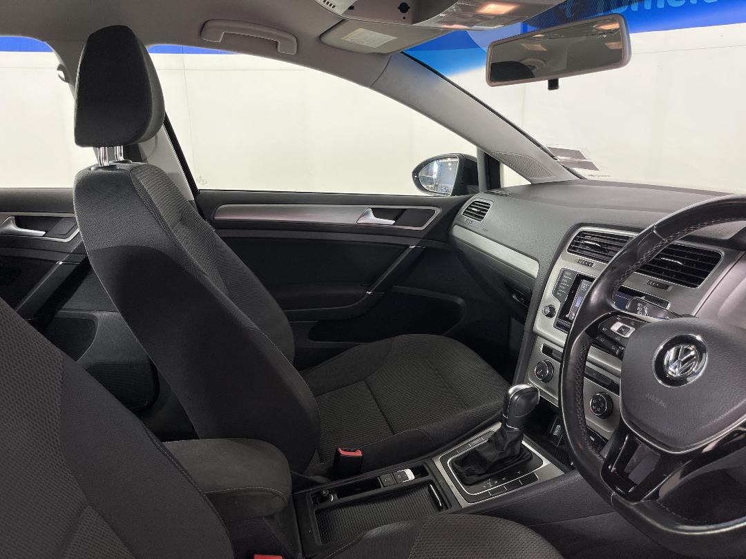 Photo '16' of Volkswagen Golf