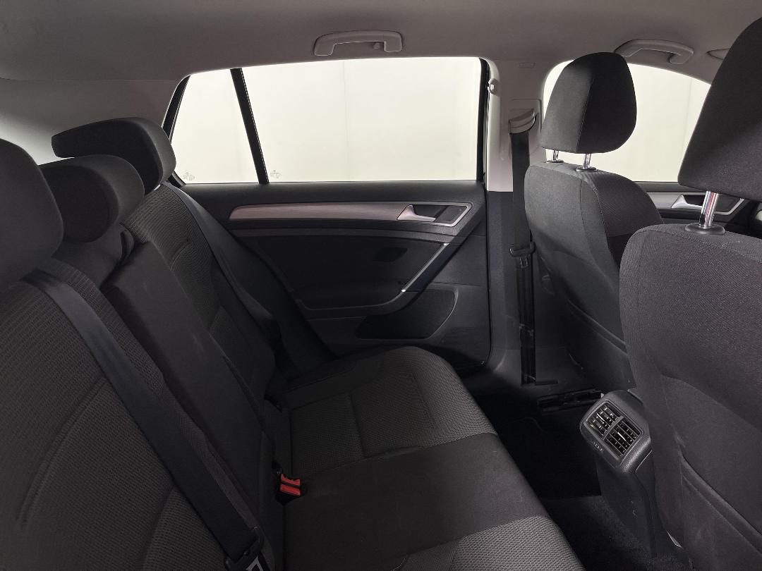 Photo '20' of Volkswagen Golf