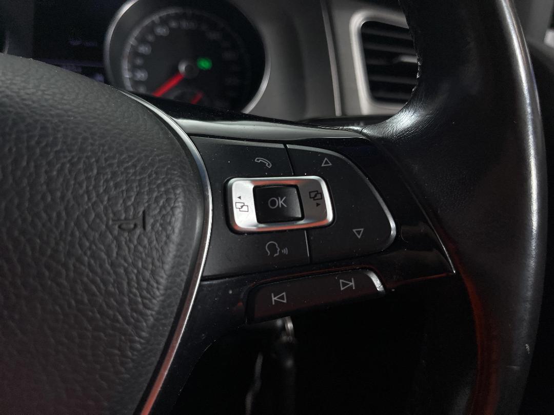 Photo '25' of Volkswagen Golf