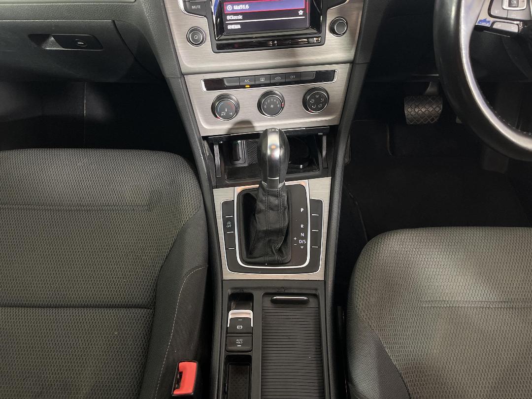 Photo '23' of Volkswagen Golf