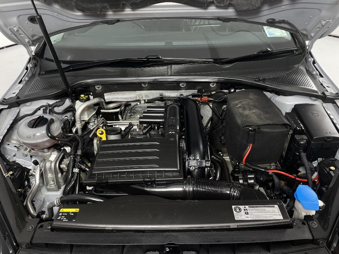 Photo '13' of Volkswagen Golf