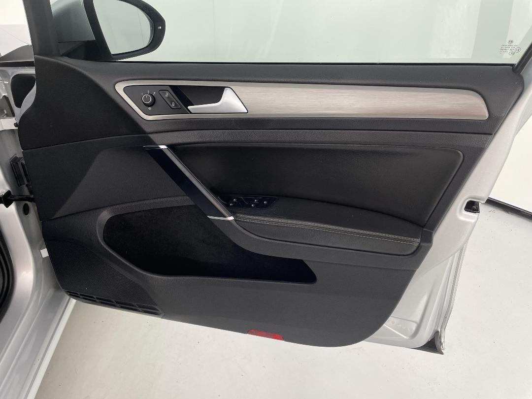 Photo '15' of Volkswagen Golf