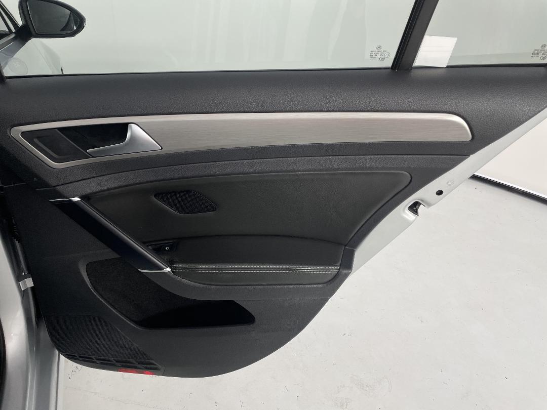 Photo '19' of Volkswagen Golf