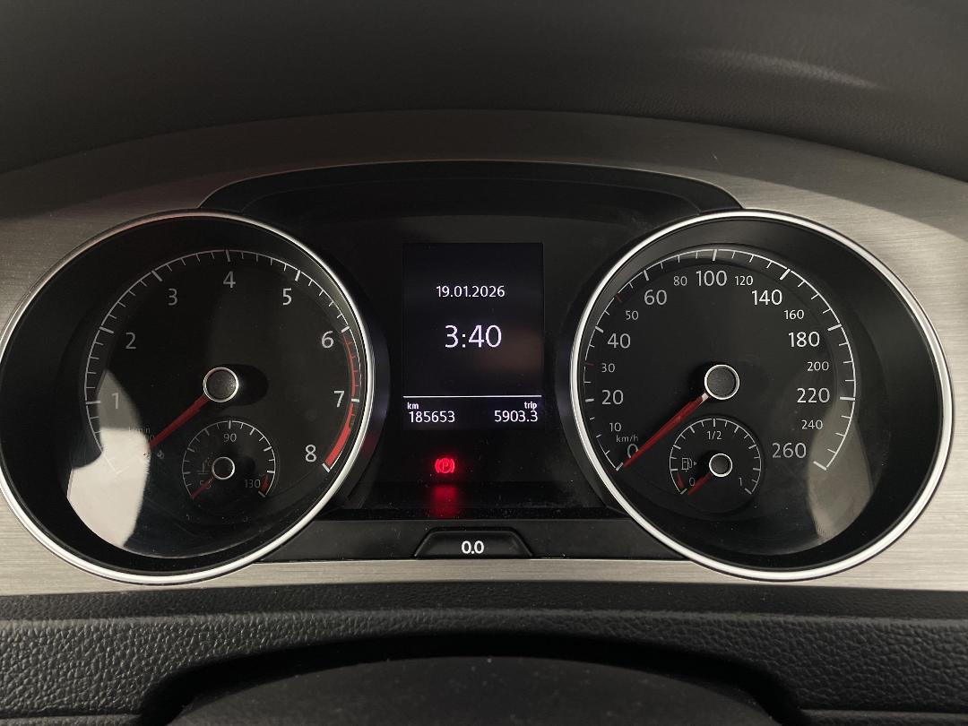 Photo '21' of Volkswagen Golf