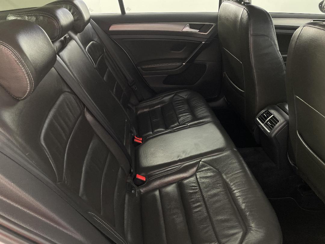 Photo '20' of Volkswagen Golf