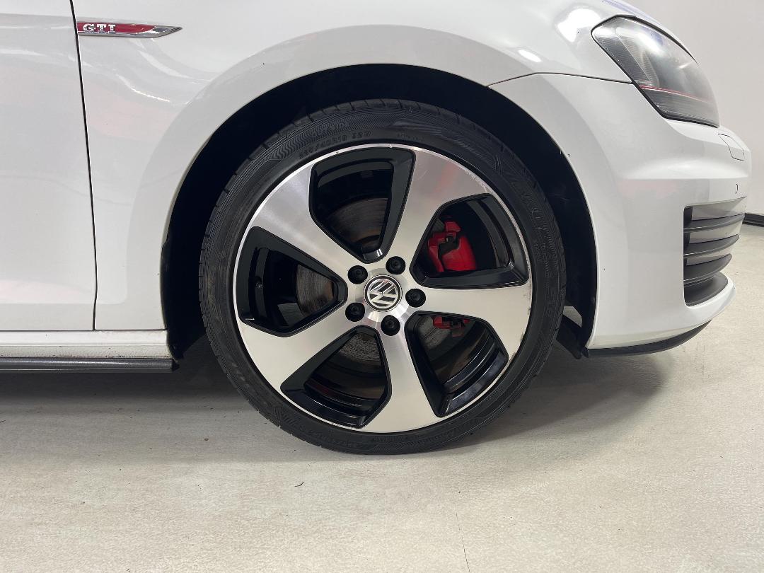 Photo '9' of Volkswagen Golf