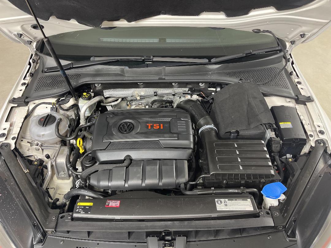 Photo '13' of Volkswagen Golf