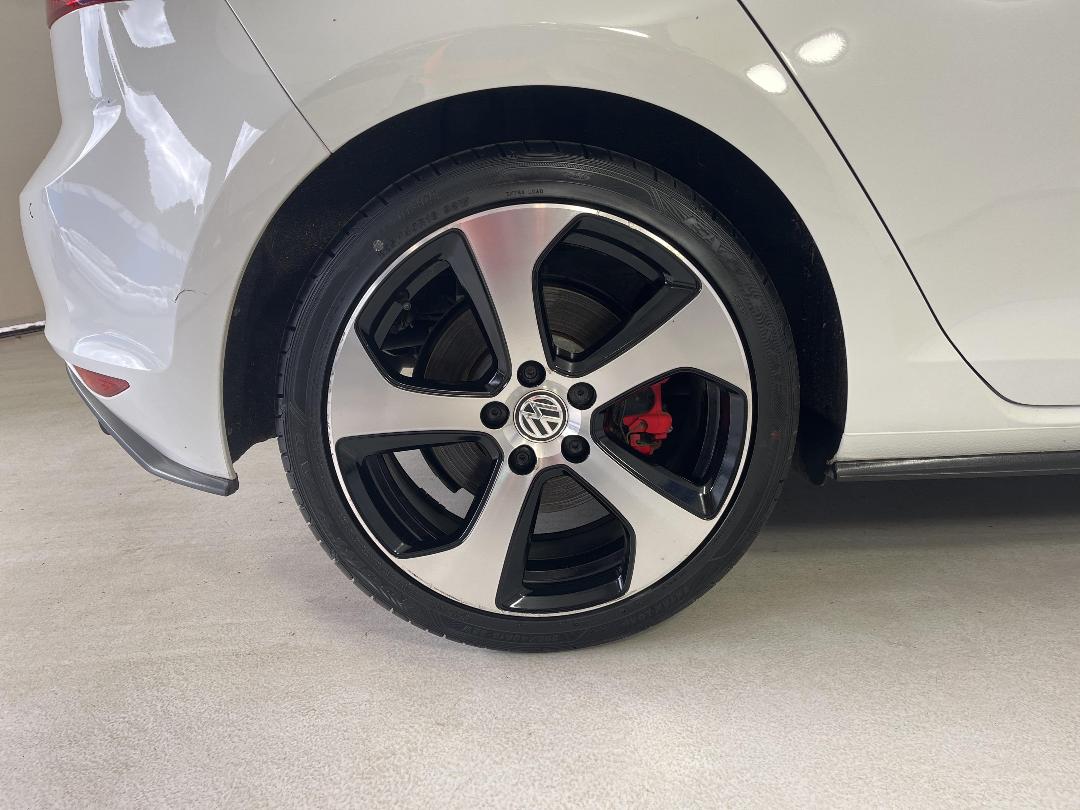 Photo '12' of Volkswagen Golf