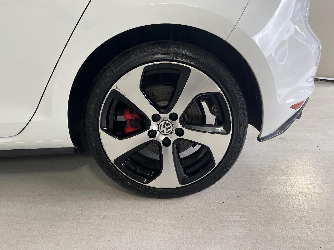 Photo '11' of Volkswagen Golf